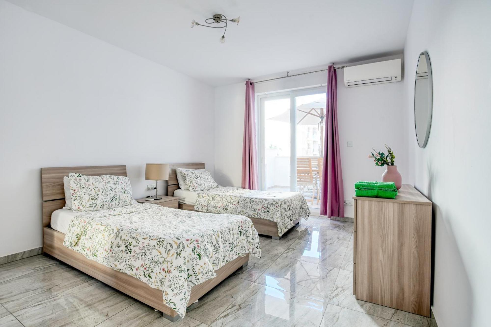 Brand New 2 Bed 2 Bath In By The Sea *
