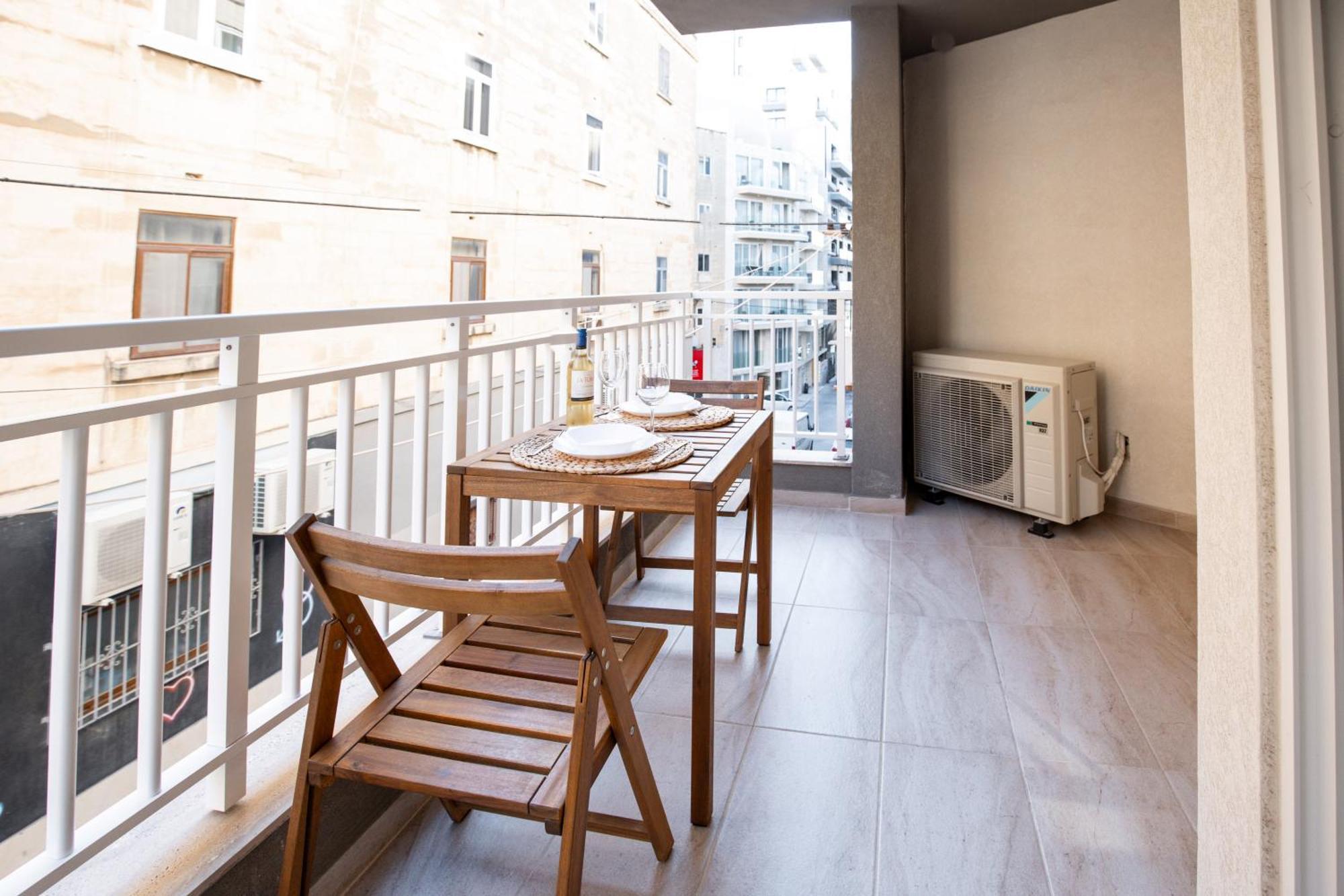 Brand New 2 Bed 2 Bath In By The Sea