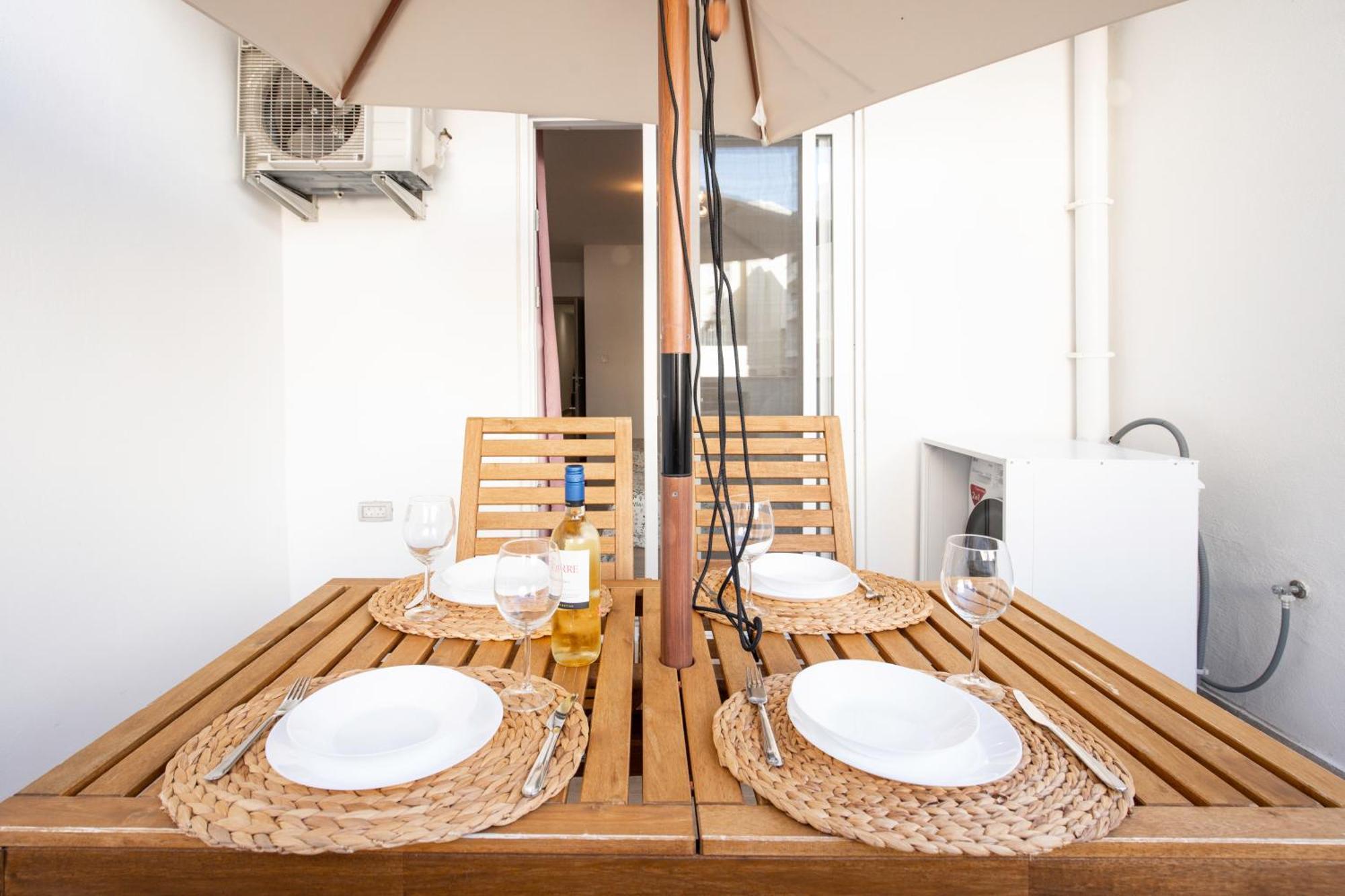 Brand New 2 Bed 2 Bath In By The Sea Apartamento